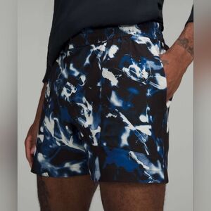 Lululemon Bowline Short 5" *Ventlight Sz S